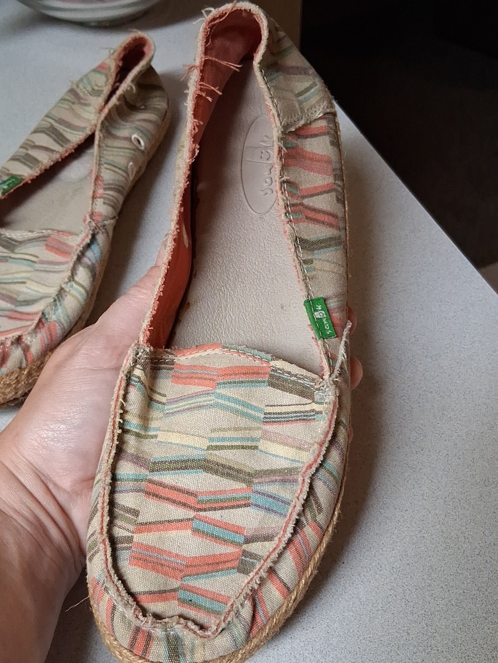 Used WOMENS SANUK FUNKY FIONA SIZE 10 IN IVORY & SPICED CORAL